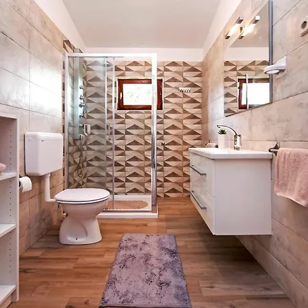 Vila Casa Valeluna *